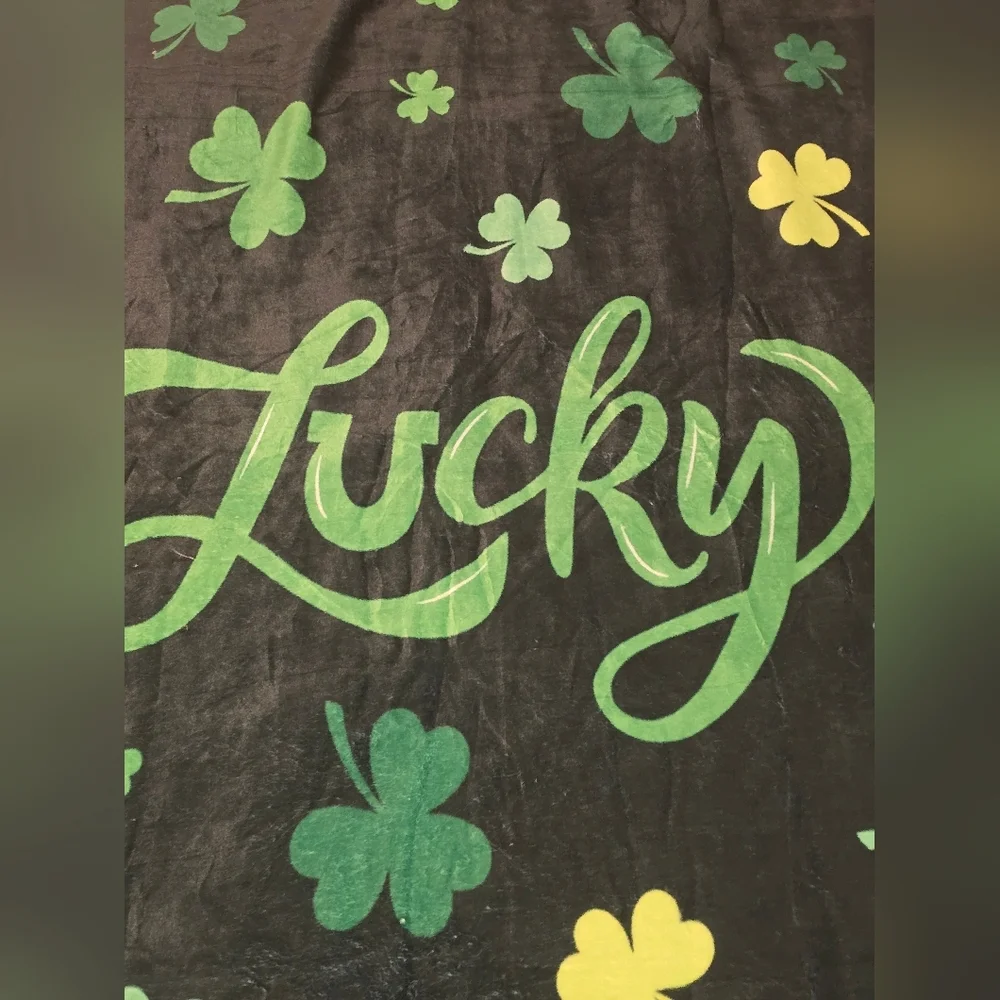 Green & Yellow Lucky Shamrock Graphic Fleece 60x40